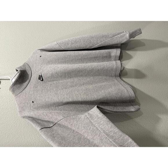 Nike Tech Fleece Turtleneck Pullover, Medium - Picture 3 of 8